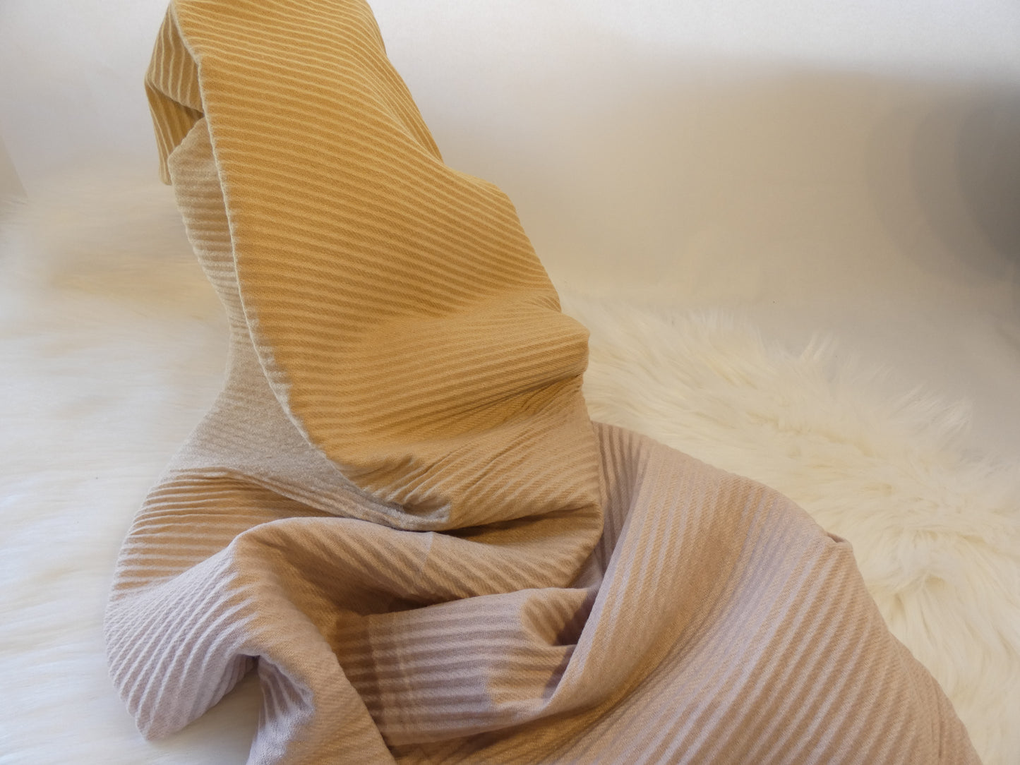 AFTERNOON STROLL LUXURY CASHMERE GIFT BOX