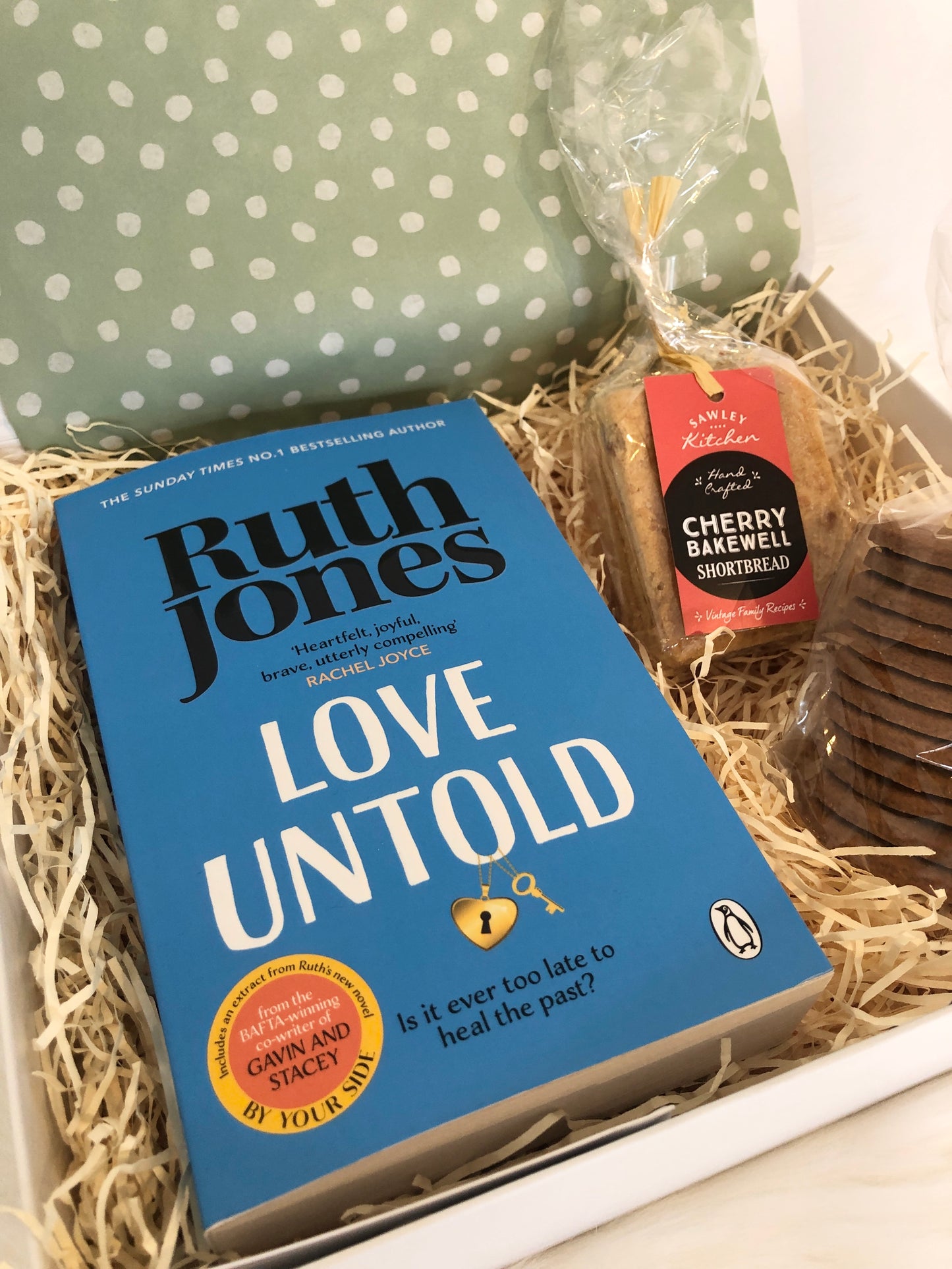 BOOK & BICKIES * NEW *