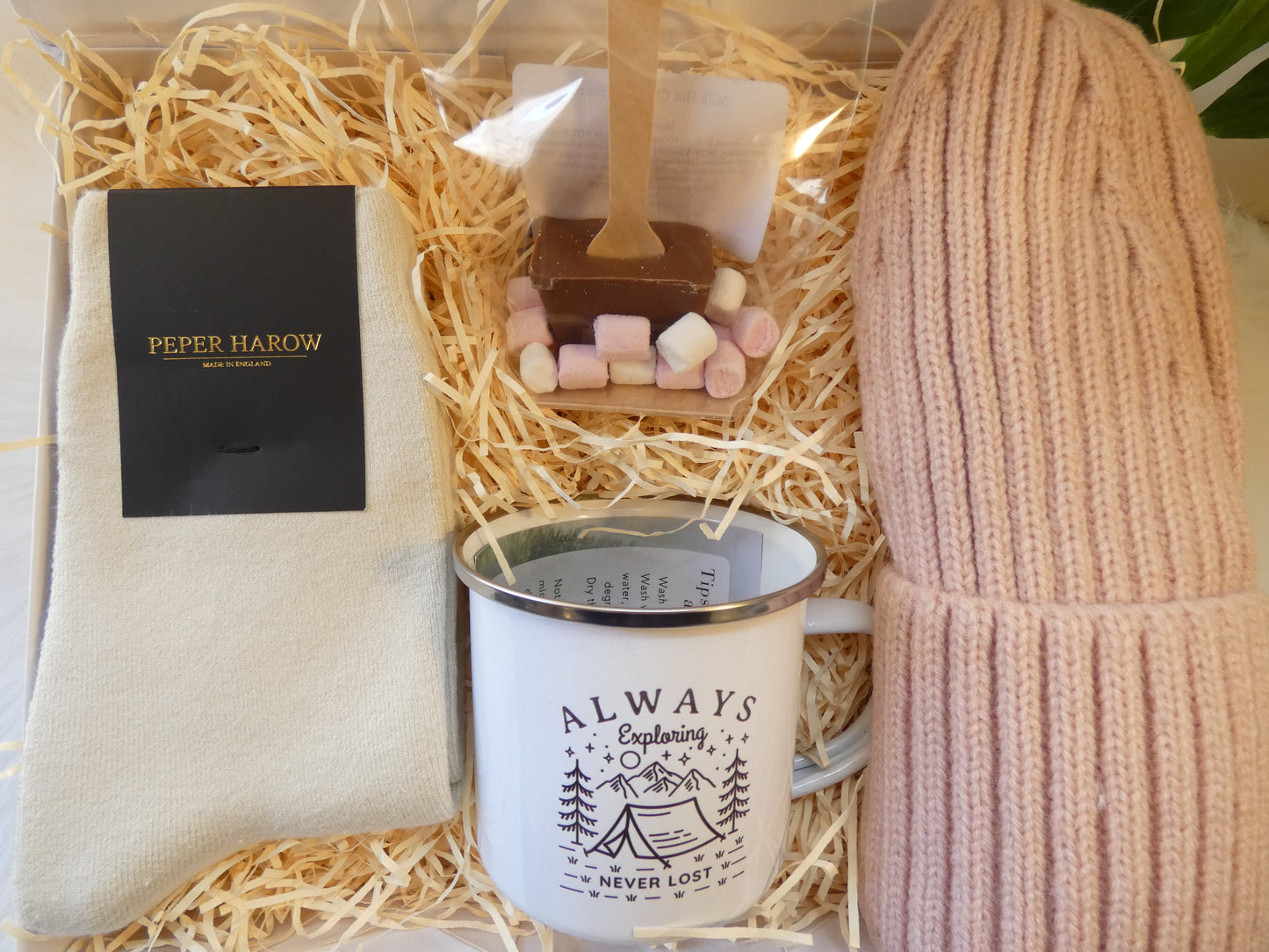 ALWAYS EXPLORING COSY PINK LUXURY GIFT BOX