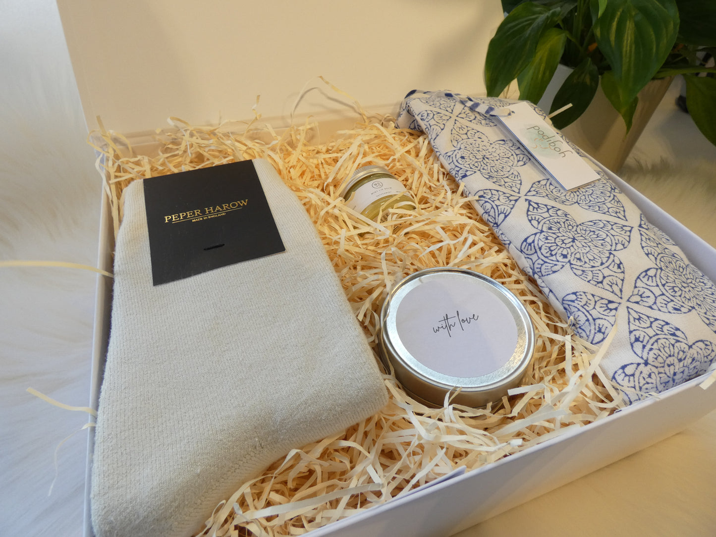 OM YOGA LUXURY GIFT BOX