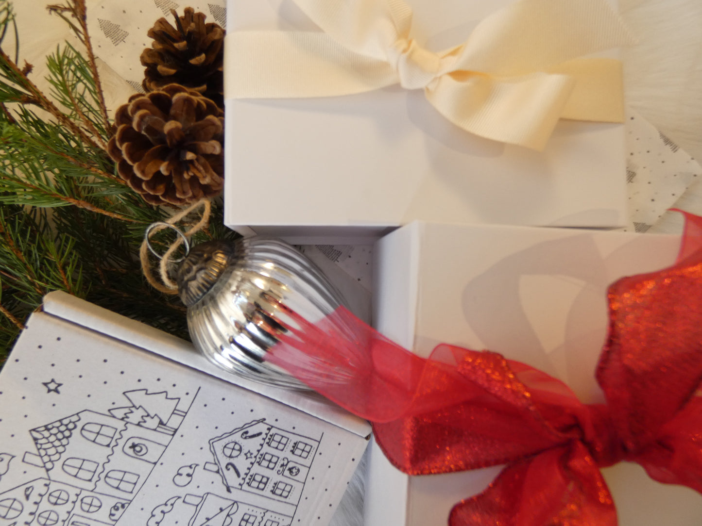 CHRISTMAS HUG LUXURY GIFT BOX FOR HER *COMING SOON*