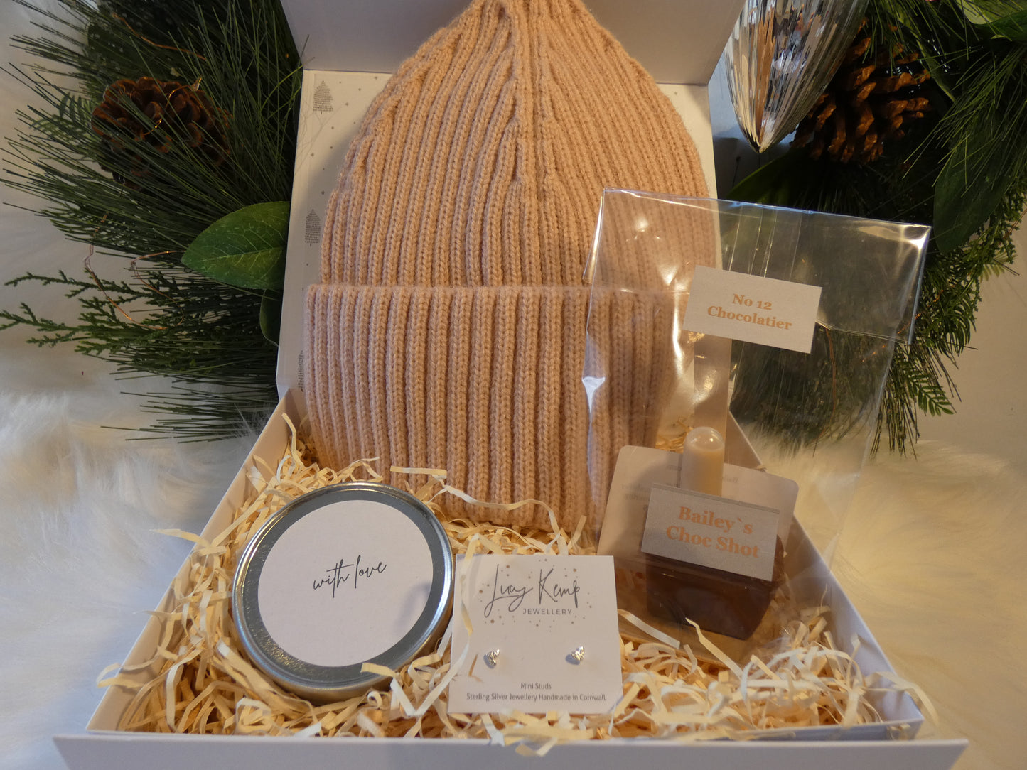 CHRISTMAS HUG LUXURY GIFT BOX FOR HER *COMING SOON*