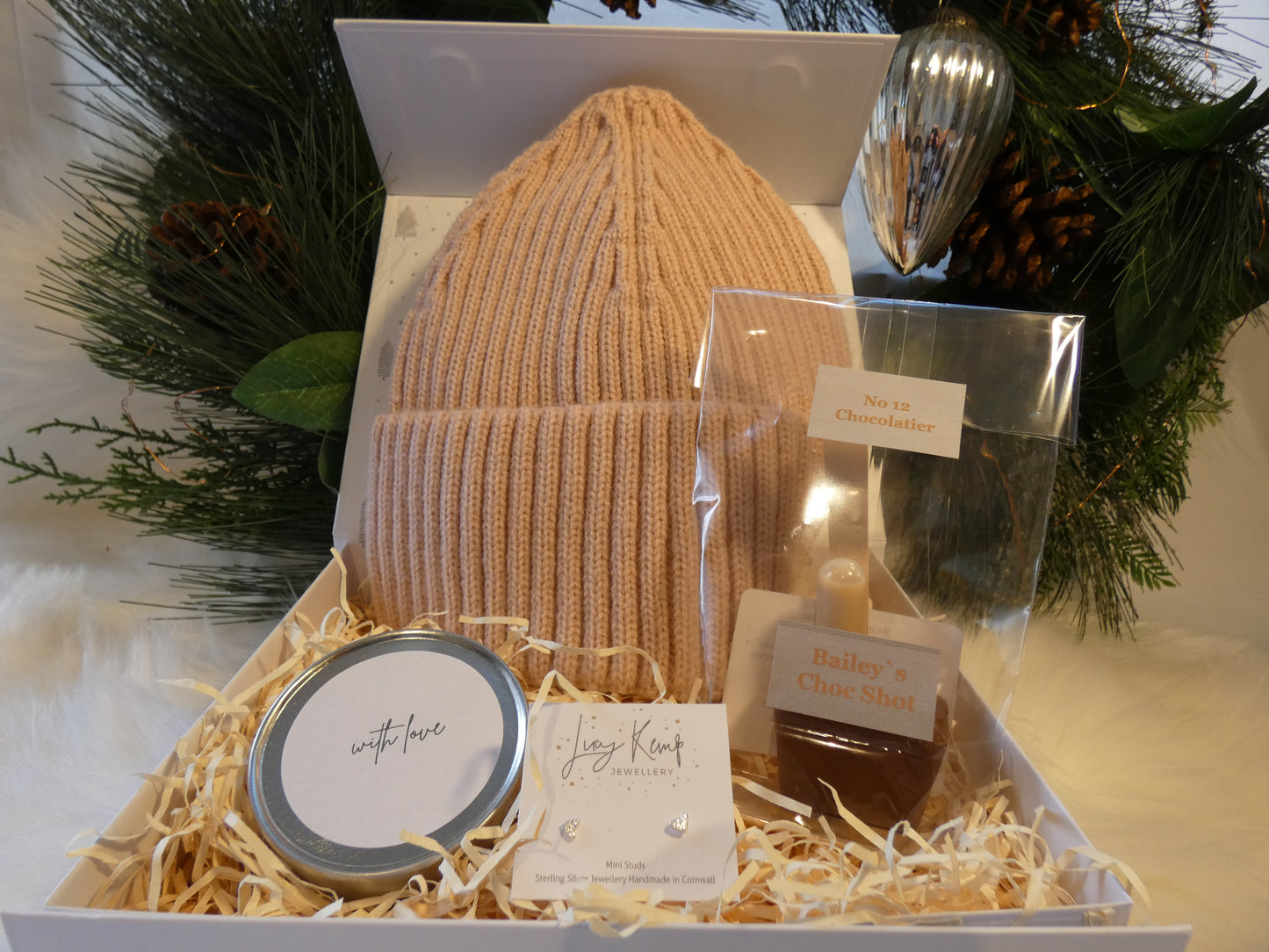 CHRISTMAS HUG LUXURY GIFT BOX FOR HER *COMING SOON*