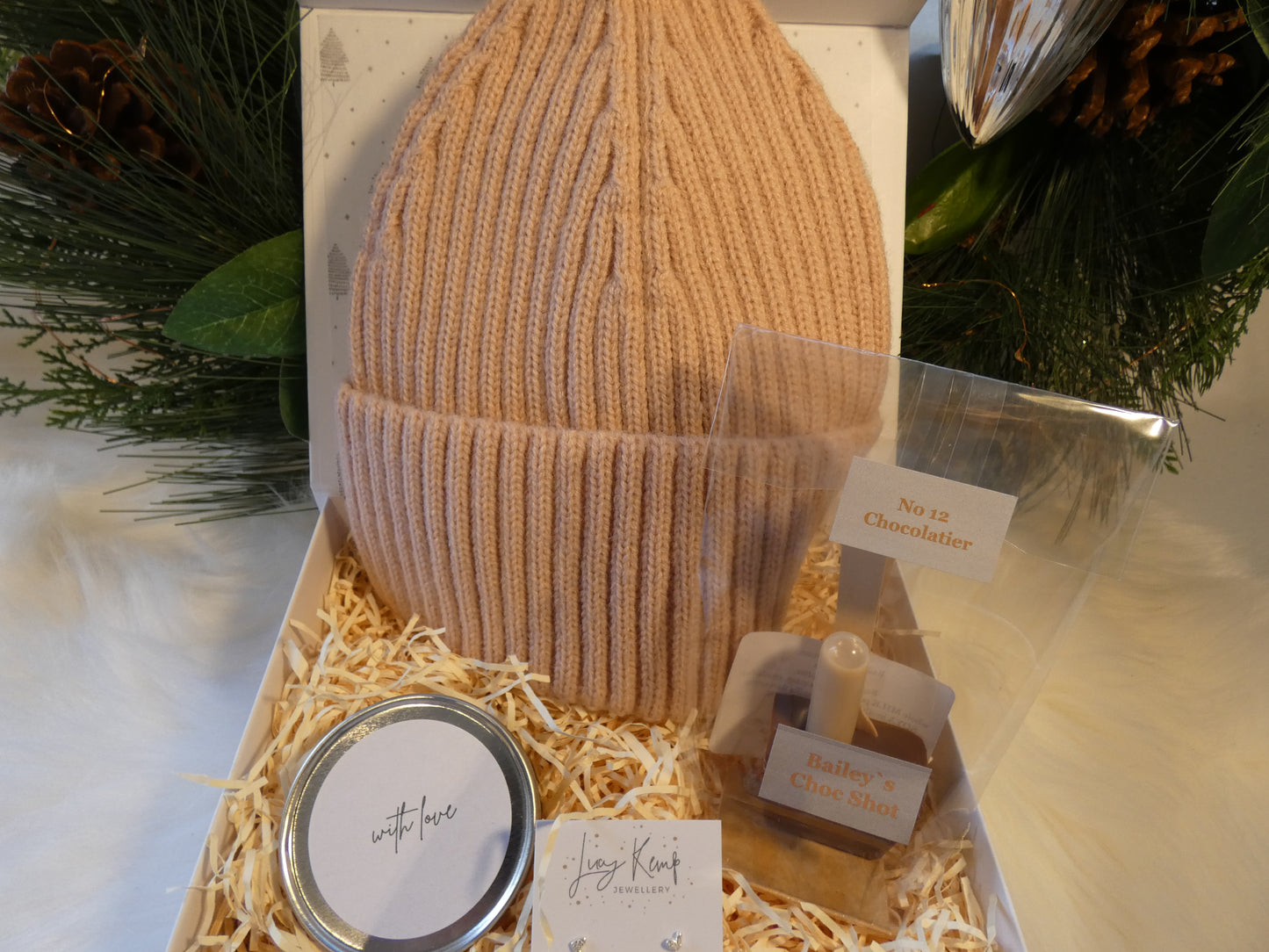 CHRISTMAS HUG LUXURY GIFT BOX FOR HER *COMING SOON*