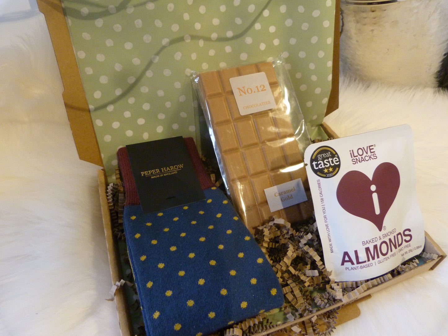 MENS SOCK & SNACK POSTAL GIFT BOX