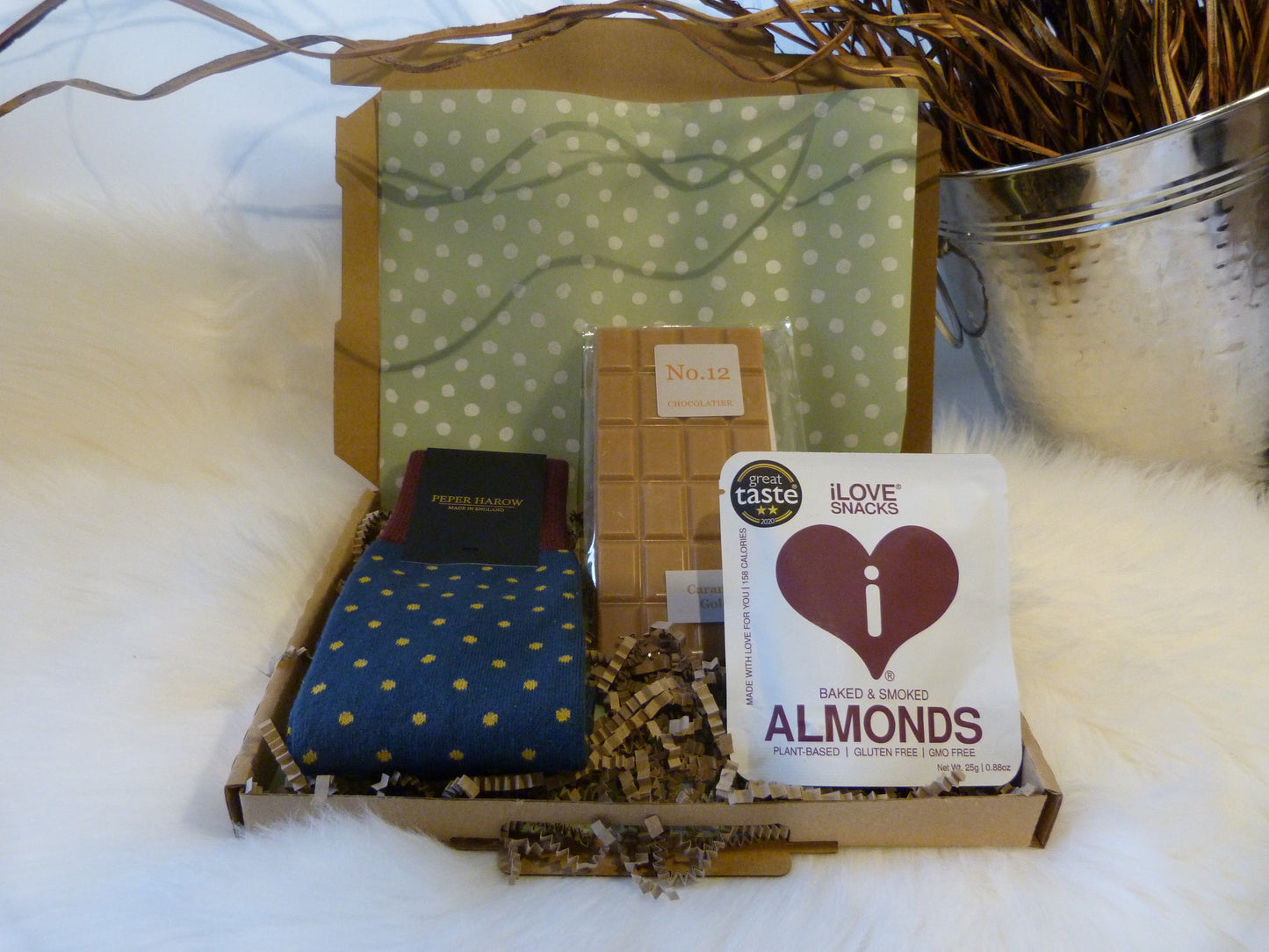 MENS SOCK & SNACK POSTAL GIFT BOX