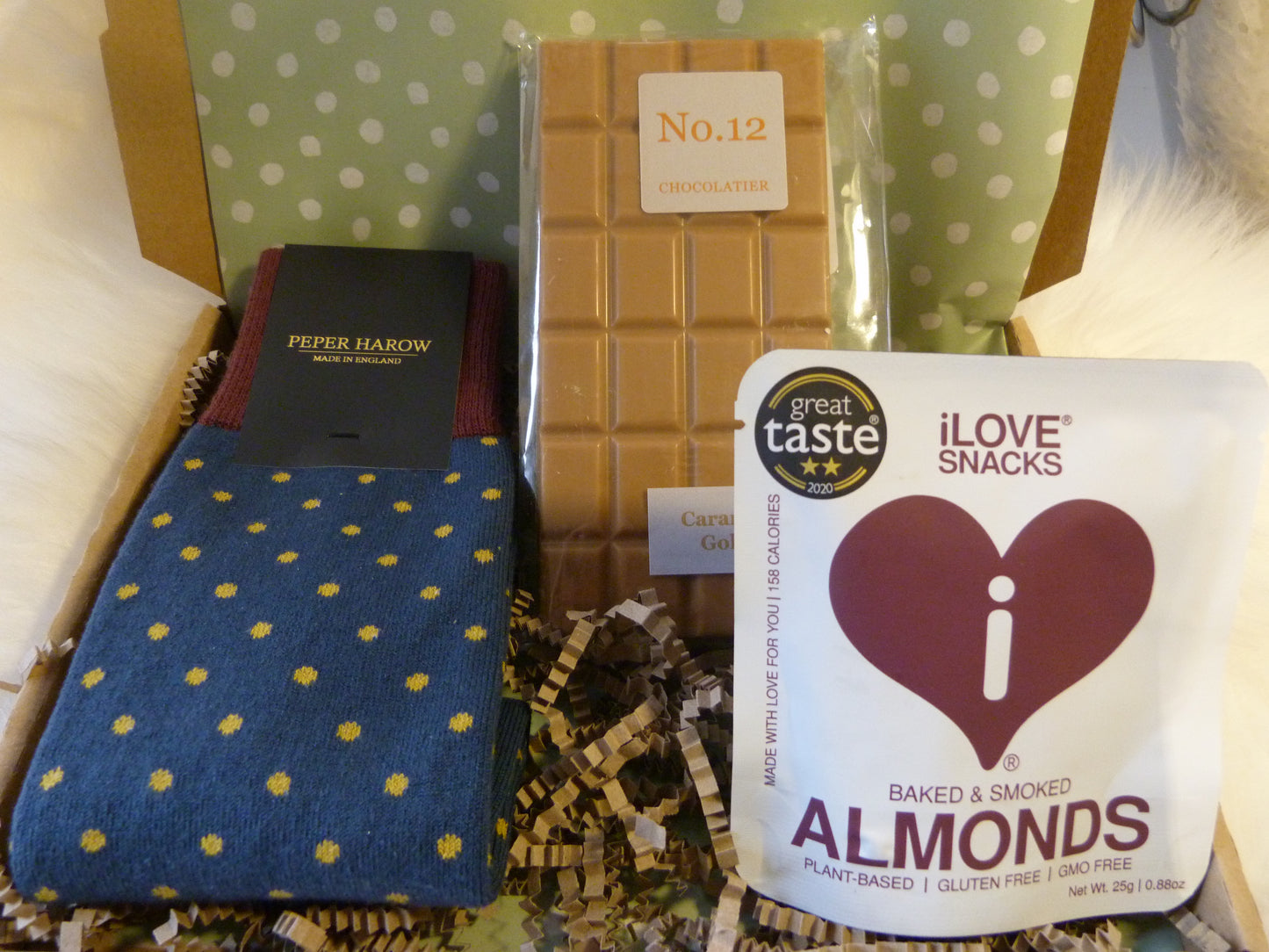 MENS SOCK & SNACK POSTAL GIFT BOX