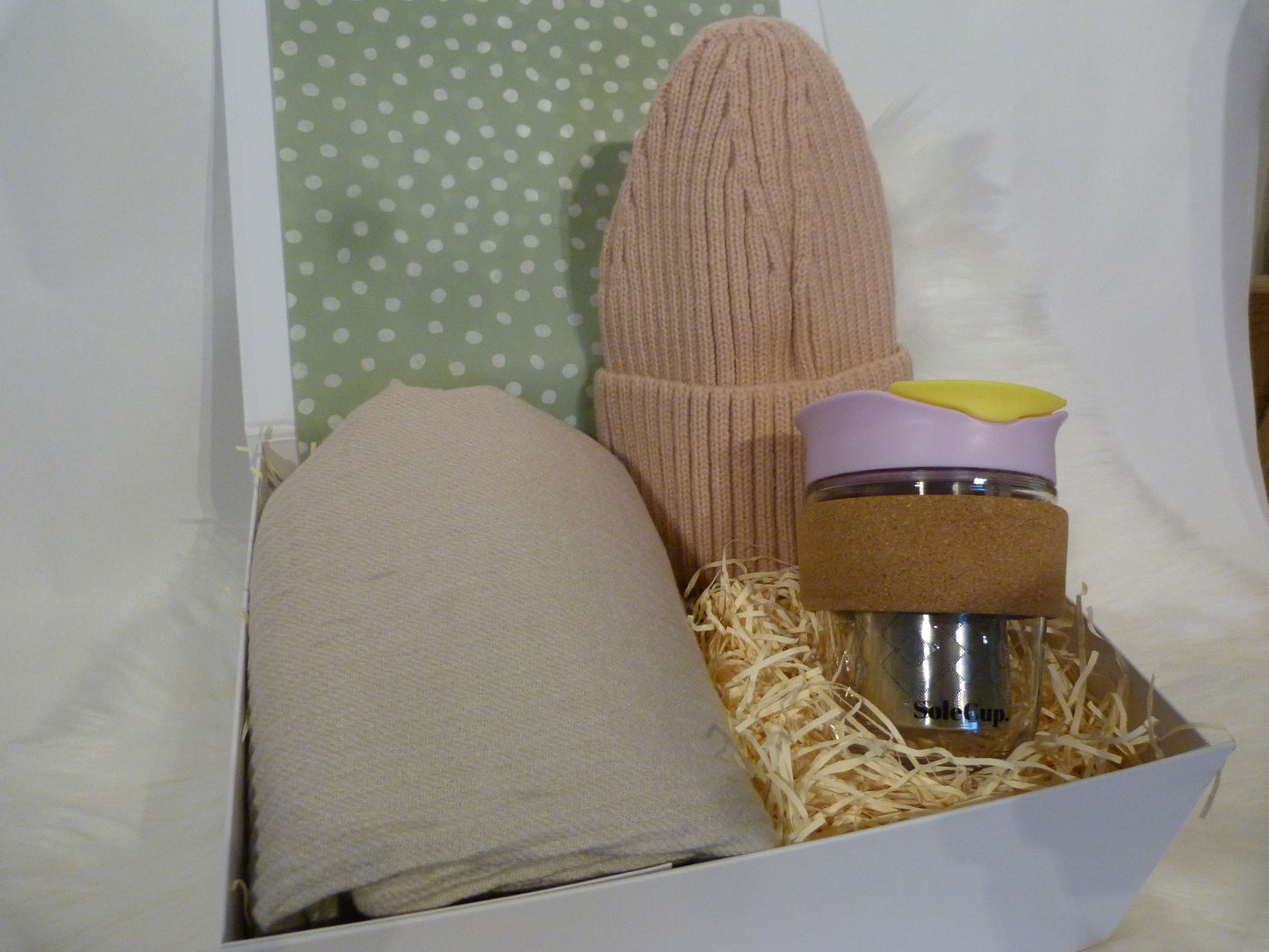 AFTERNOON STROLL LUXURY CASHMERE GIFT BOX