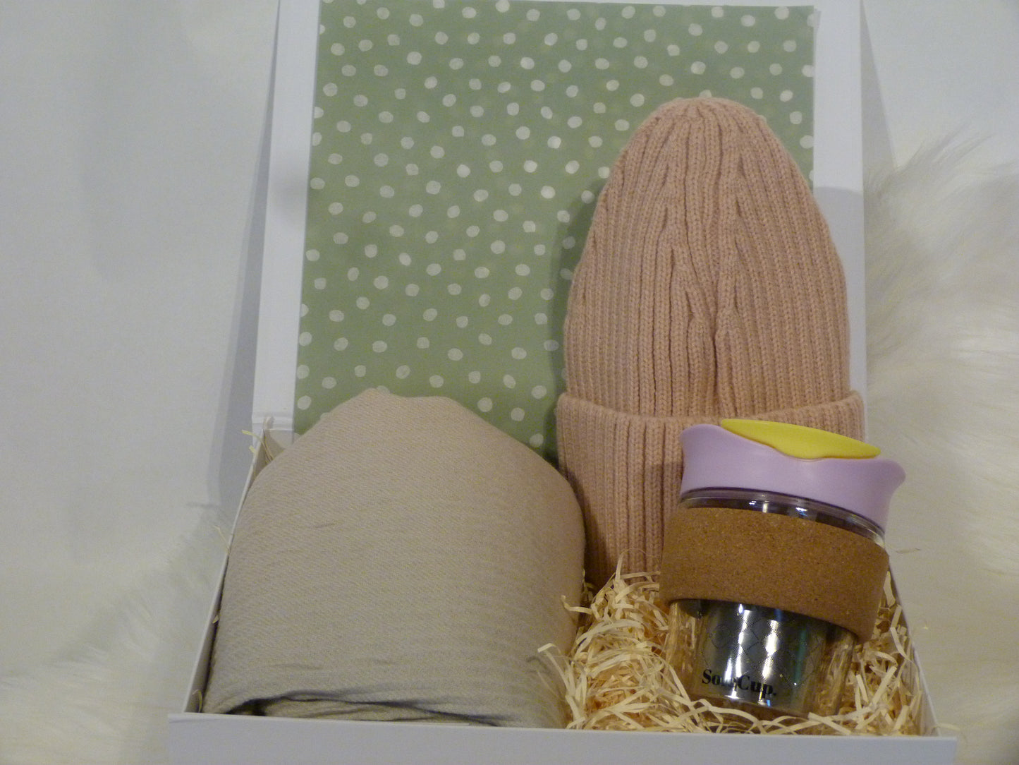 AFTERNOON STROLL LUXURY CASHMERE GIFT BOX