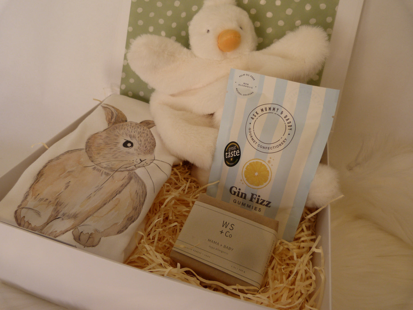 NEW MUM & BABY SNUGGLE LUXURY GIFT BOX