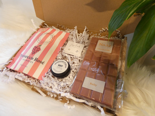 BIRTHDAY BLISS POSTAL GIFT BOX PROSECCO