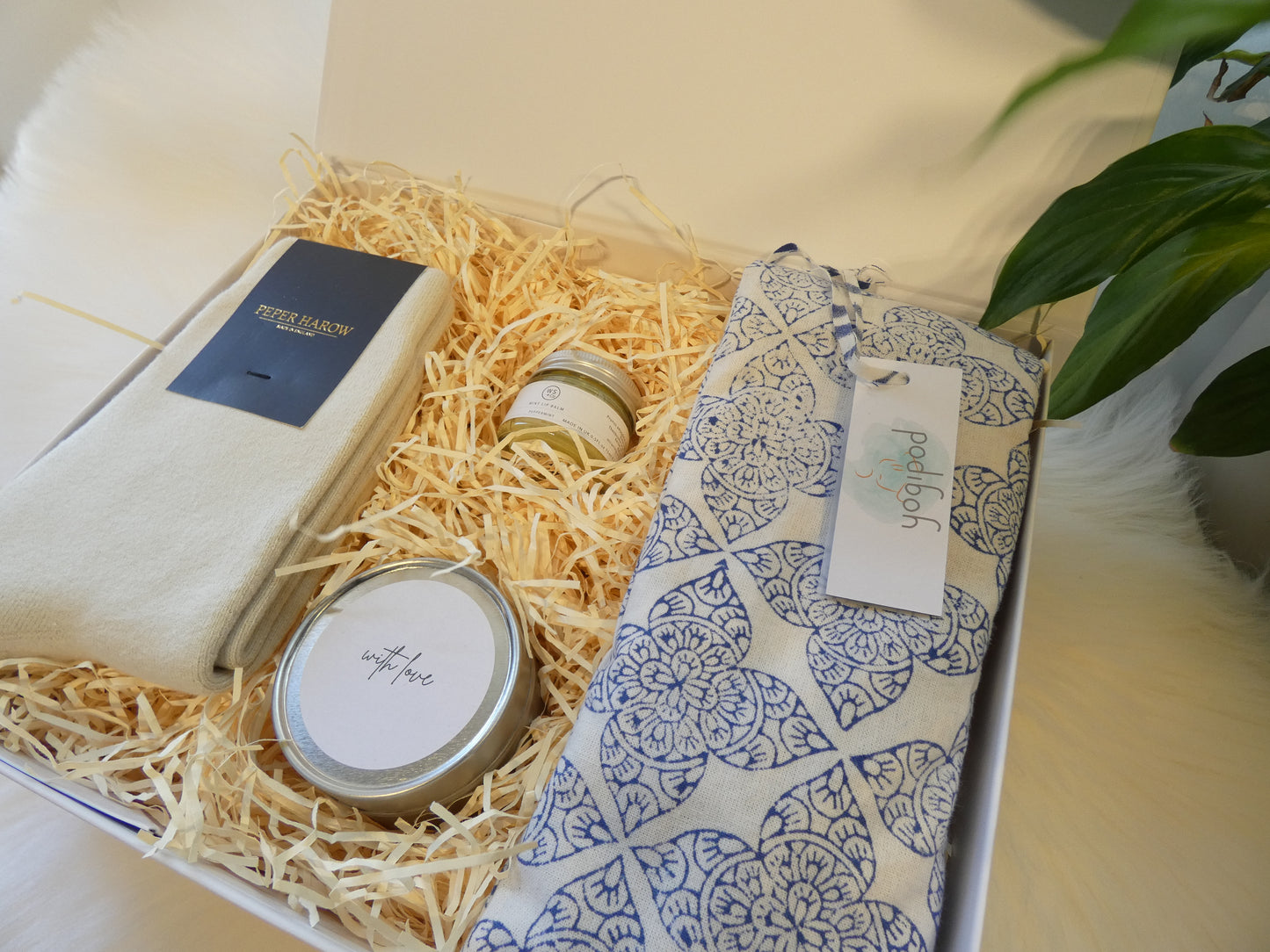 OM YOGA LUXURY GIFT BOX