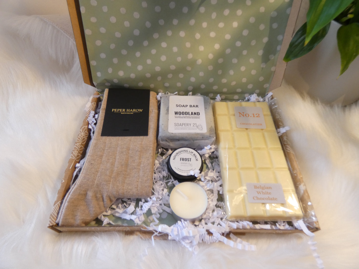 CASHMERE LUXE POSTAL GIFT BOX