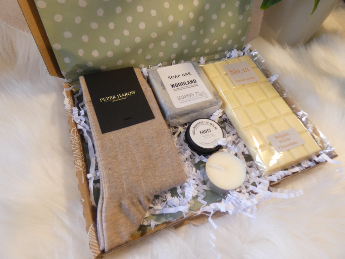 CASHMERE LUXE POSTAL GIFT BOX