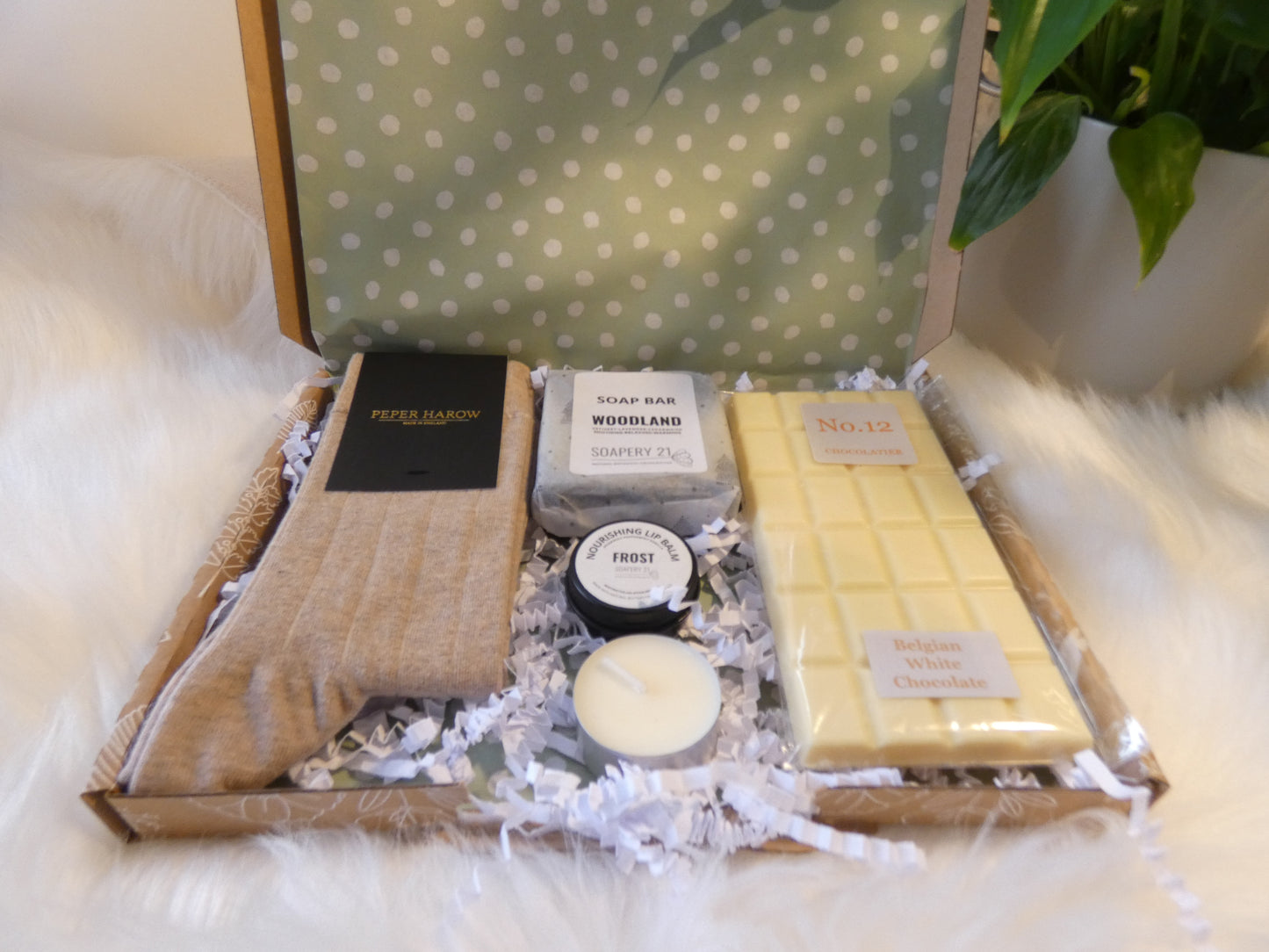 CASHMERE LUXE POSTAL GIFT BOX