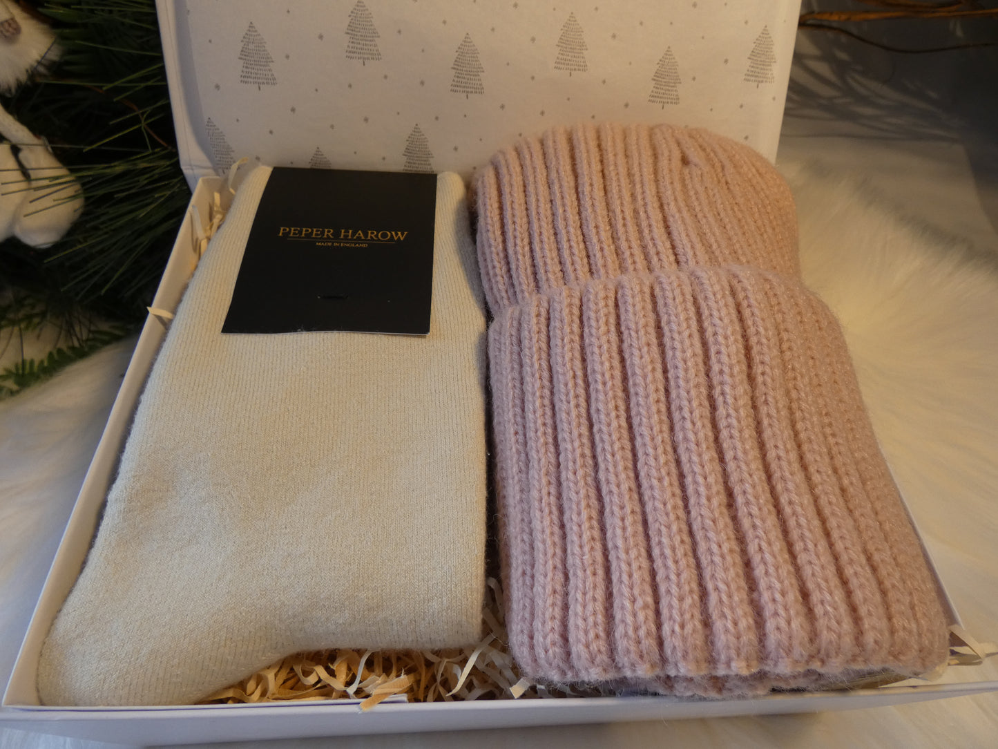 CHRISTMAS COSY GIFT BOX FOR HER